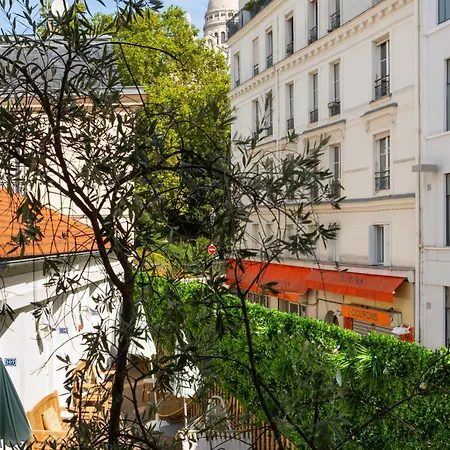 Le Village Montmartre-3